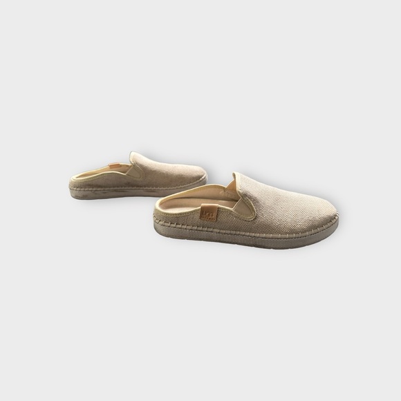 Ugg Delu natural slip-ons, size 8 - Picture 8 of 8
